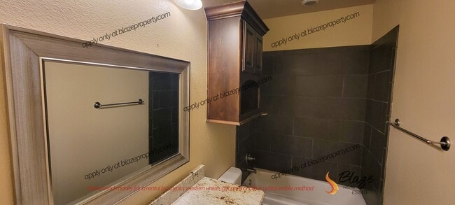 Building Photo - Rockstar Home with Stunning Features – 3 Bed/2 Bath Gem