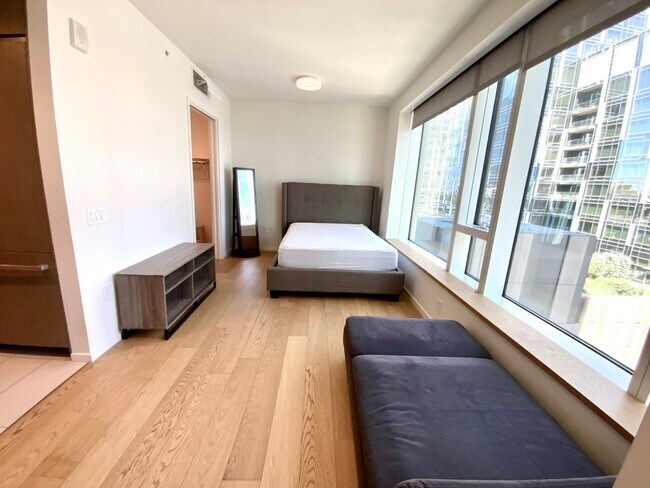 Building Photo - 889 Francisco St