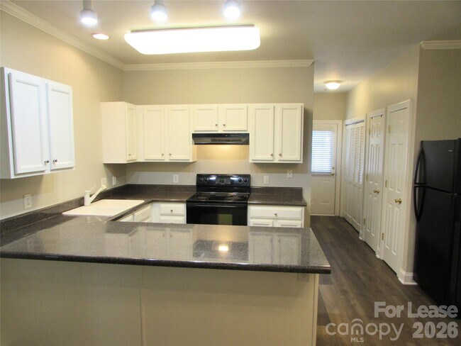 Building Photo - 21725 Aftonshire Dr
