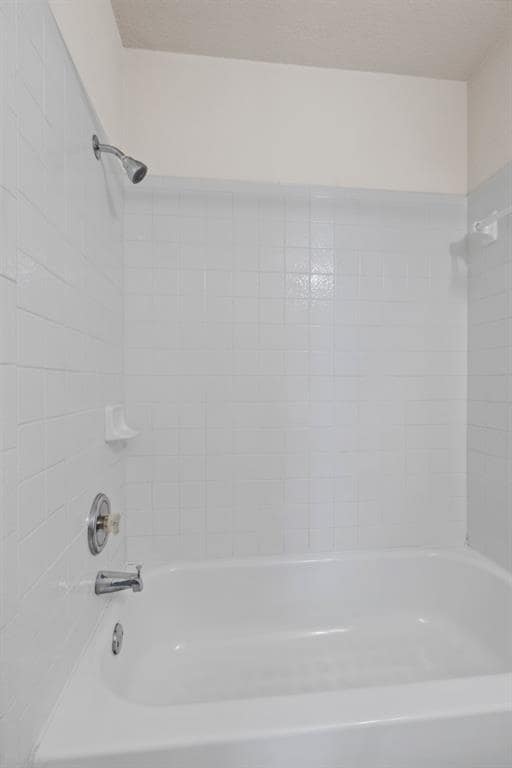 Building Photo - 10520 Fosseway Dr