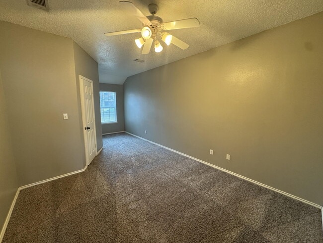 Building Photo - 5812 6th St