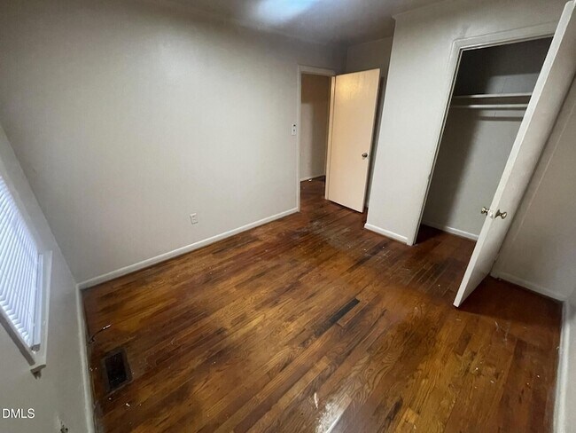 Building Photo - 429 Rose Ln