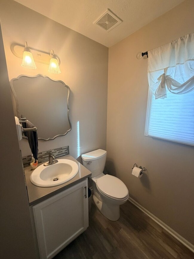 Building Photo - Furnished house for rent