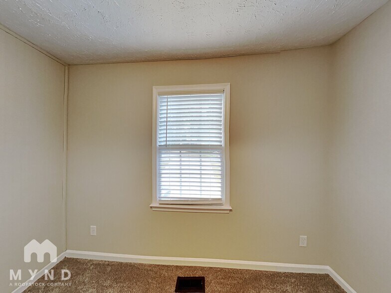 Building Photo - 487 Dillon Dr