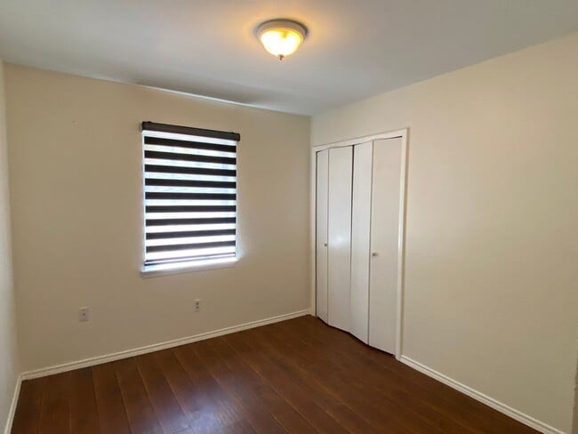 Building Photo - ***$500 off First Full Months rent with mo...