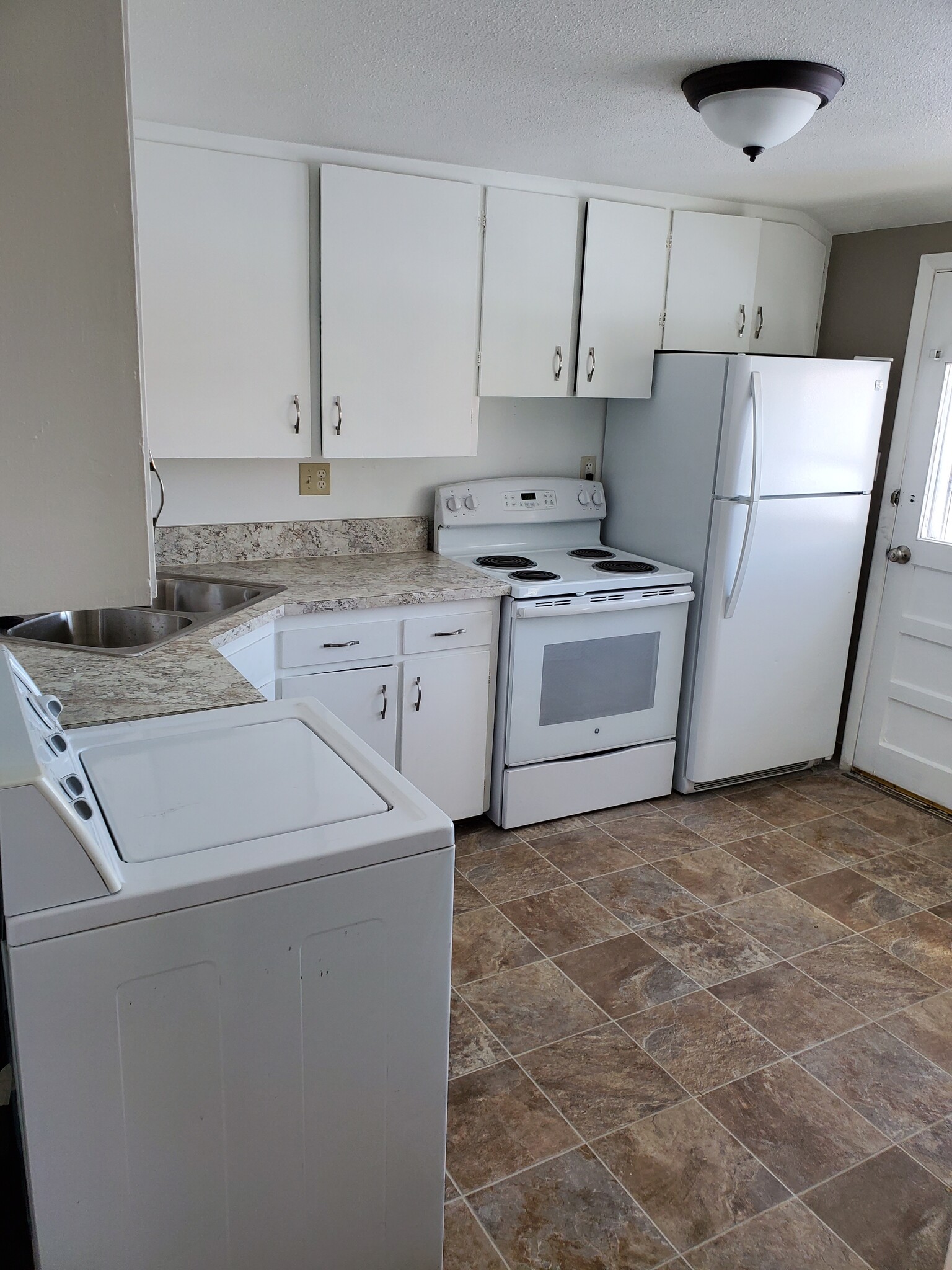 Building Photo - 311 -313 16th Ave Ct