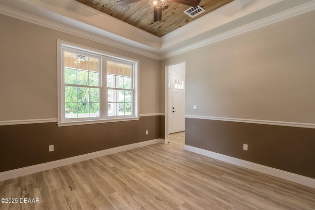 Building Photo - 6 Willow Trace Dr
