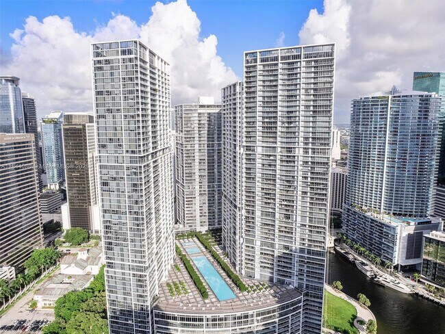Building Photo - 475 Brickell Ave