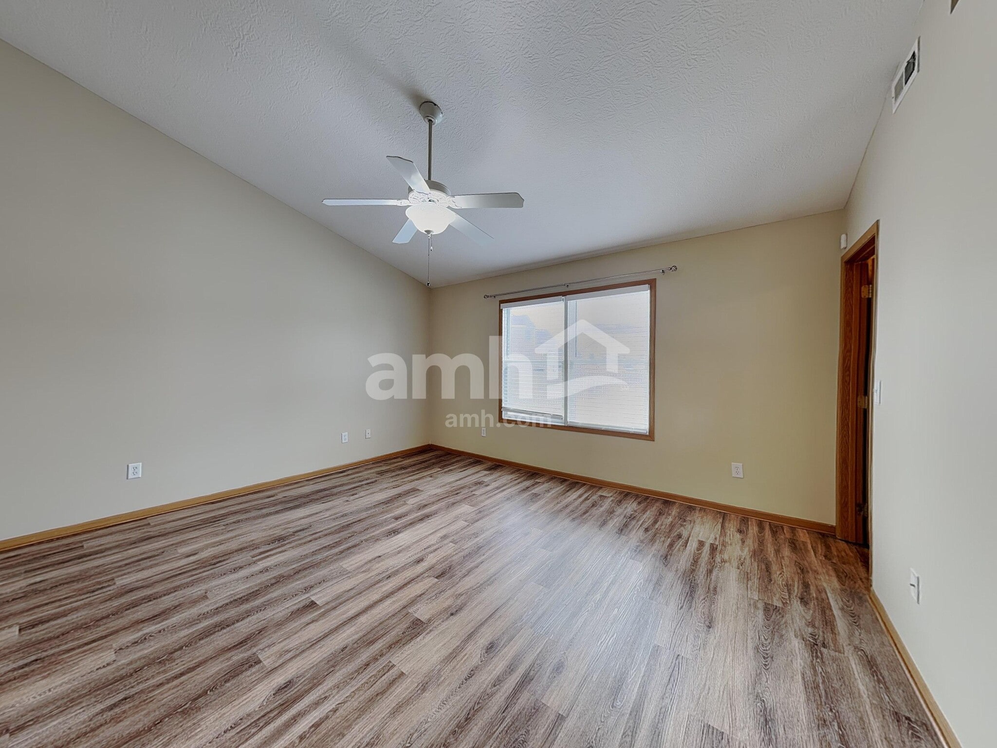 Building Photo - 3894 Snowshoe Ave