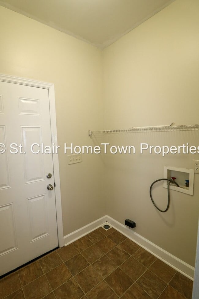 Building Photo - Great Family Home