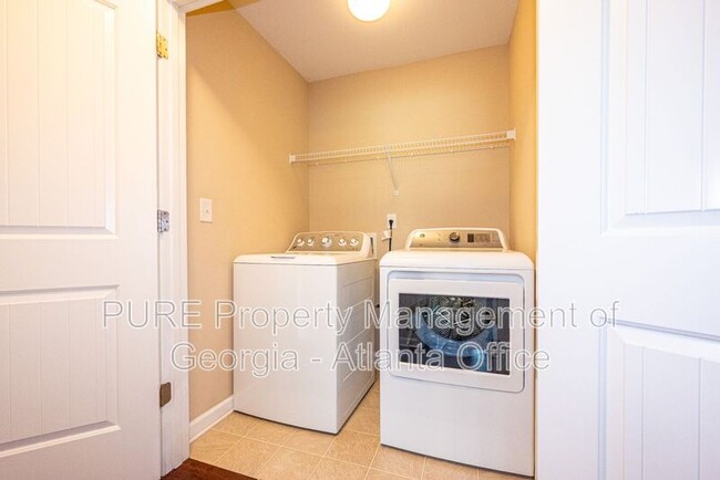 Building Photo - 13117 W Twin Alley