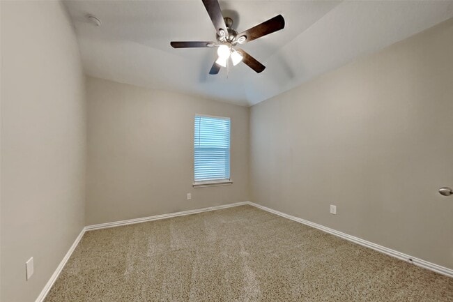 Building Photo - 2223 Brown Oak Dr