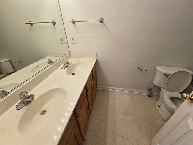 Building Photo - 1563 Cove Creek Cir