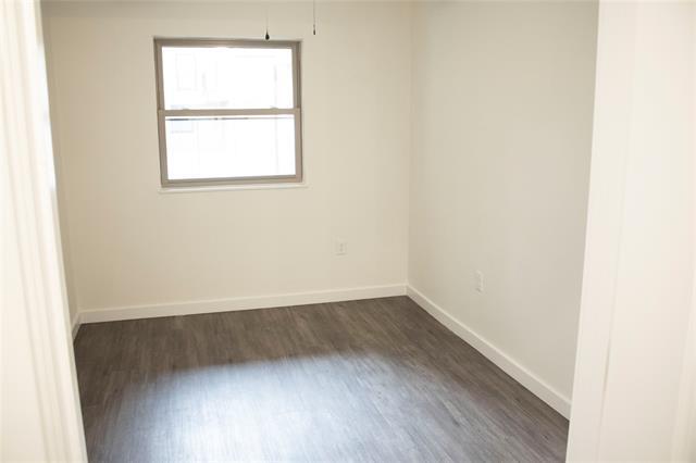 Building Photo - 302 Forest Ln