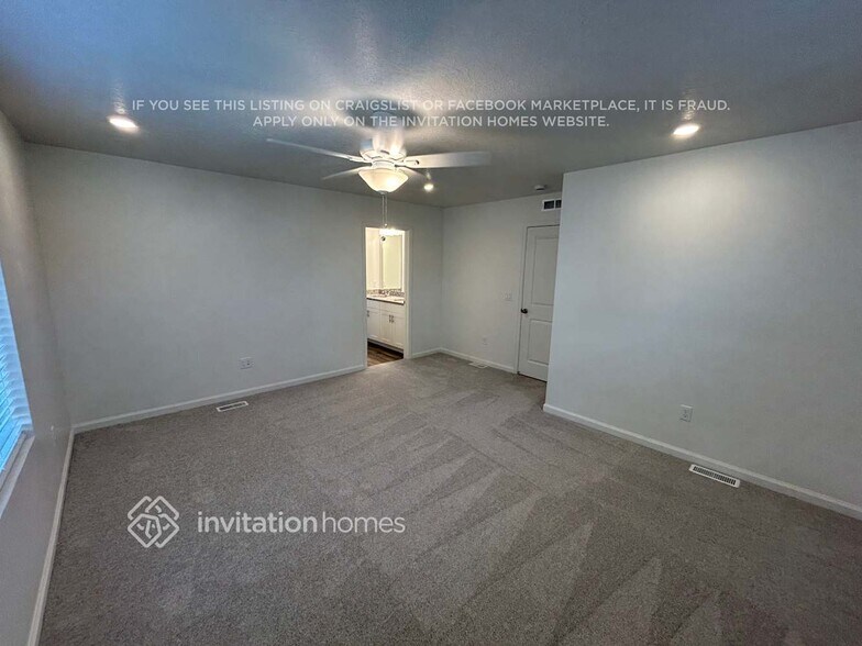 Building Photo - 328 N Broadway Dr