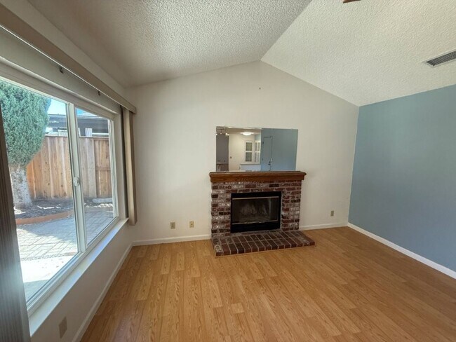 Building Photo - Modern 4 Bedroom One Story *Vacaville