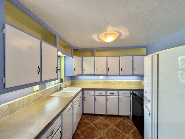 Building Photo - 2151 Datura St