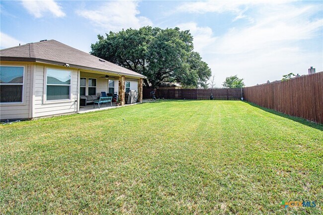 Building Photo - 705 Rowdy Dr
