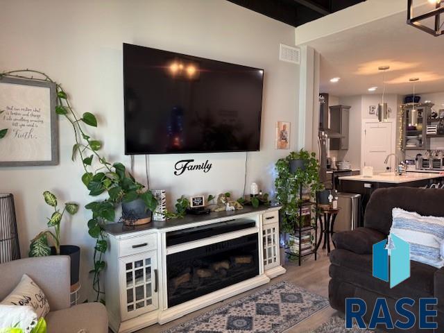 Building Photo - 4417 E Leubecher Pl