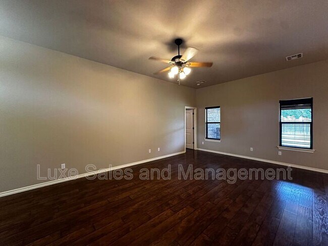 Building Photo - 1015 NW 29th St