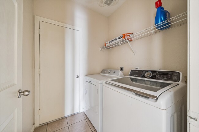 Building Photo - 10014 Williams Field Dr