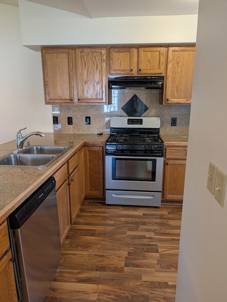 Building Photo - 709 Burgess Dr
