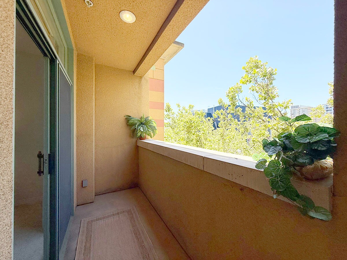 Building Photo - 144 S 3rd St