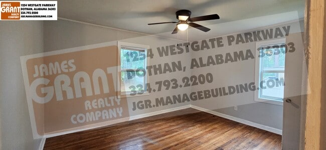 Building Photo - 1528 S Park Ave