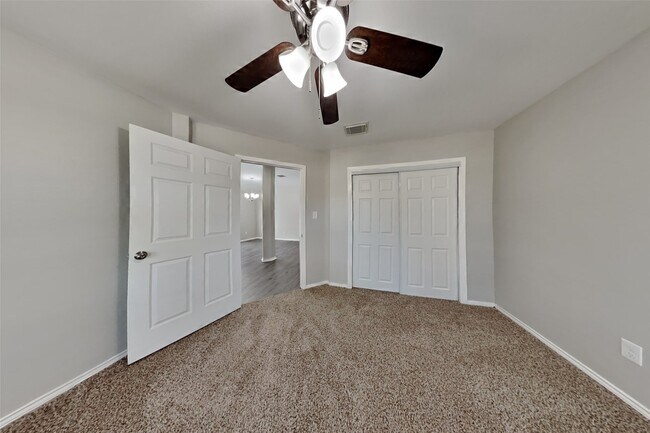 Building Photo - 3707 Cane Lake Dr