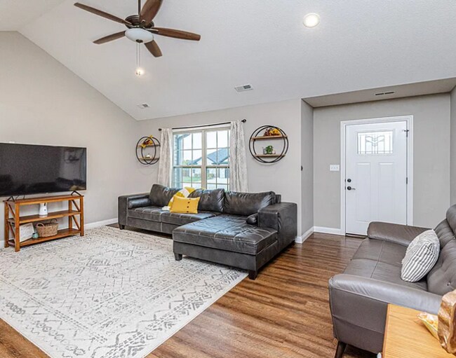 Building Photo - Single Family Home - Available For Rent!