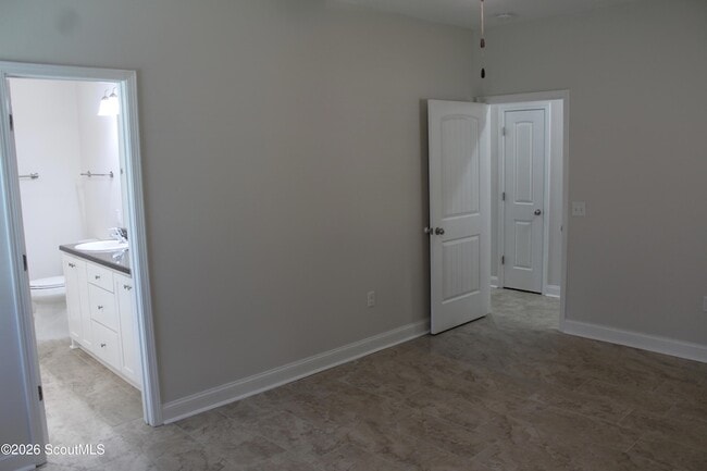 Building Photo - 282 Bridgewater Ln
