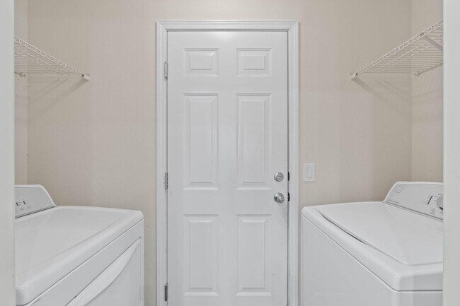 Building Photo - 229 Croft Cir