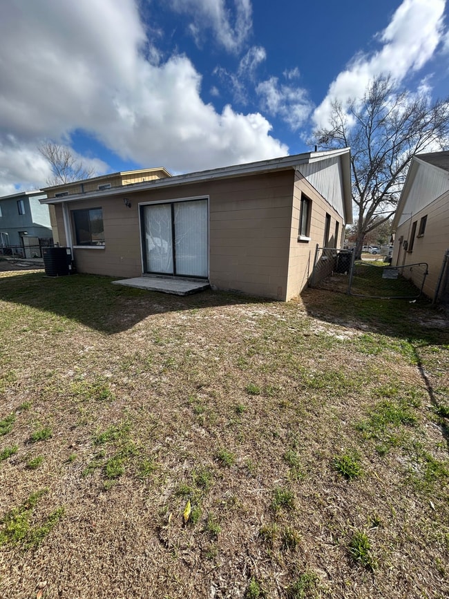 Building Photo - South Lakeland Rental