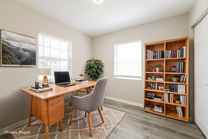 Building Photo - 5 Victoria Dr