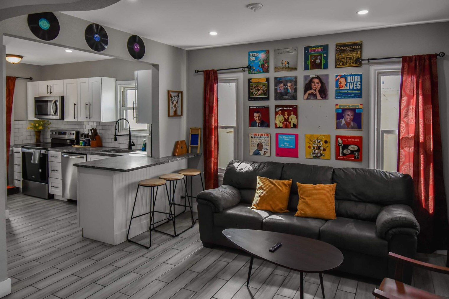 Building Photo - 730 E Alameda Ave