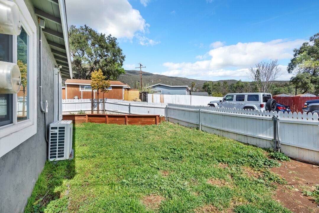 Building Photo - 1222 Willowside Ter