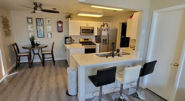 Building Photo - 6928 Oyster Shell Dr