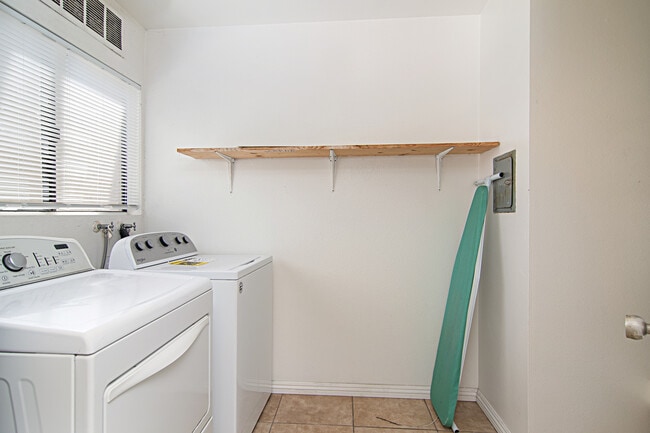 Building Photo - 3987 Camino Lindo