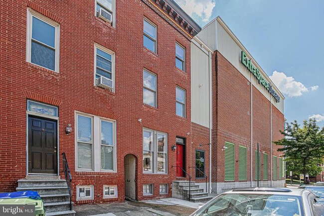 Building Photo - 427 S Eden St
