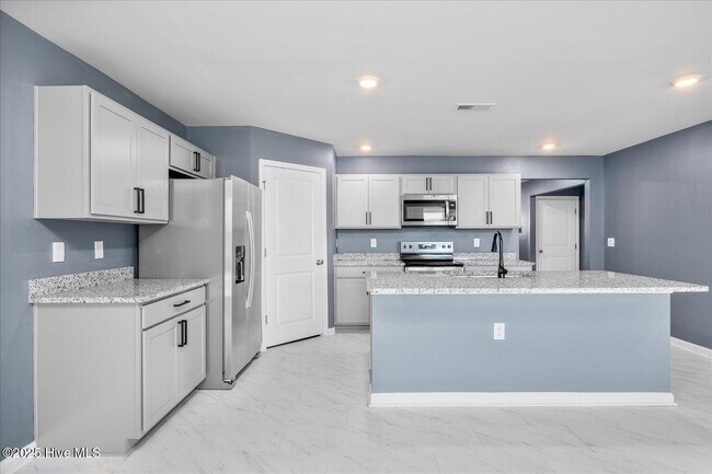 Building Photo - 1618 Raptor Ter NE