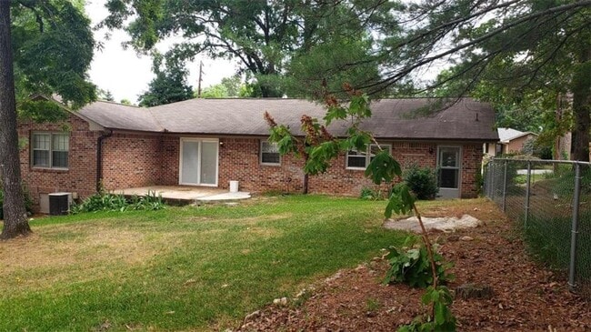 Building Photo - 1189 Holly Dr