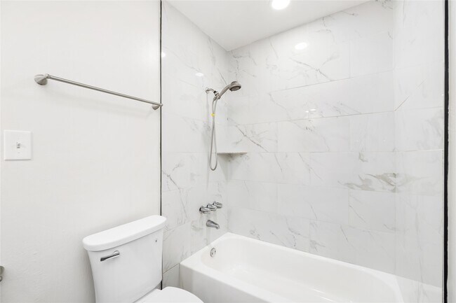 Building Photo - 24118 Spring Mill Ln