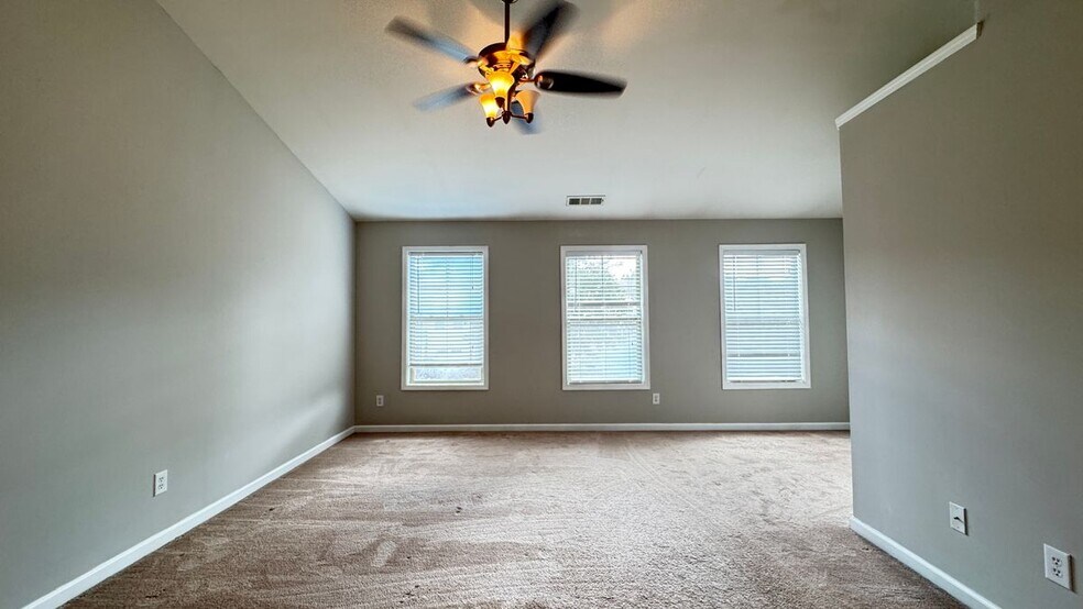 Building Photo - 6190 Elmshorn Way