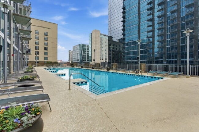 Building Photo - AVAILABLE NOW. 9th Floor of Encore Bldg Downtown Nashville. One Bed One Bath. Resort style amenit...