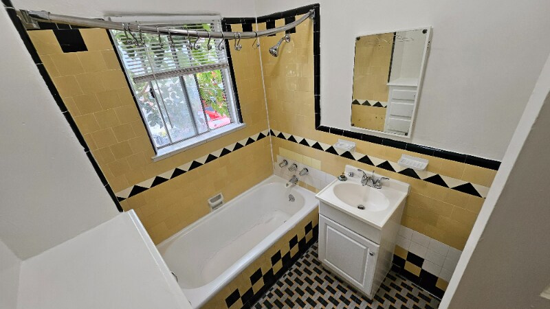 Building Photo - 1425 Echo Park Ave