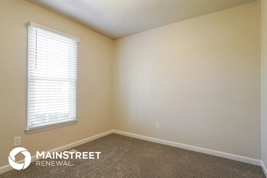 Building Photo - 813 Lusterleaf Pl