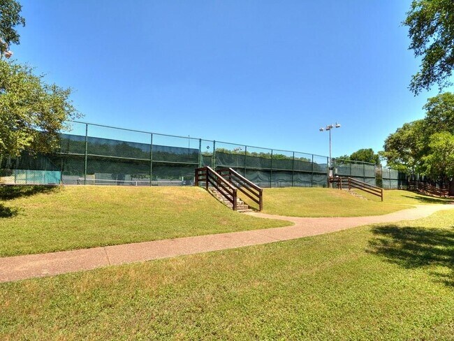 Building Photo - 4700 Trail W Dr