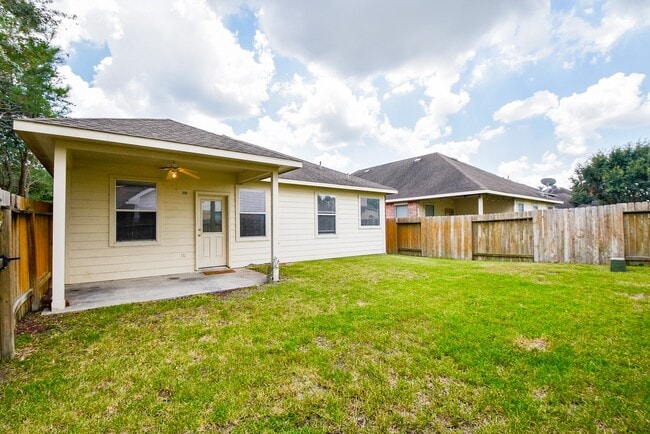 Building Photo - 6014 Starbrook Creek Dr