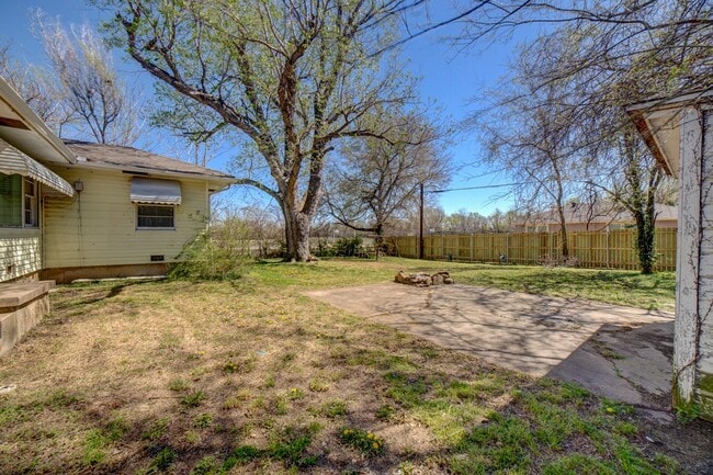 Building Photo - Recently Updated 3 Bed 1 Bath Rental Home