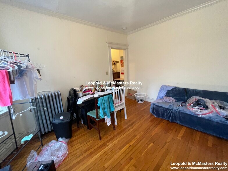 Building Photo - 41 Park Dr